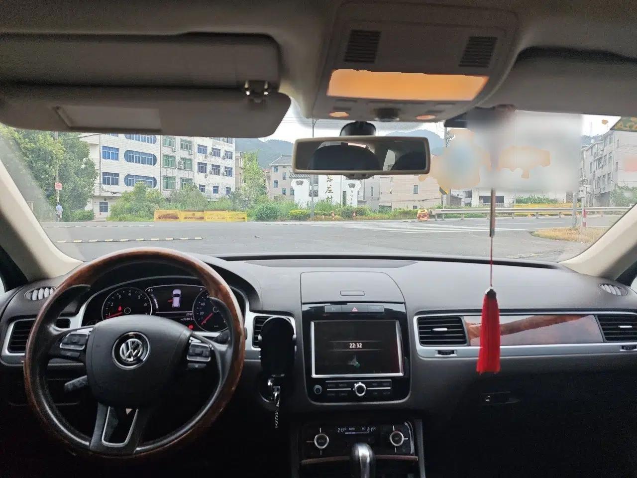 Volkswagen Touareg 2011 3.0 TSI Comfort Version — миниатюра 9