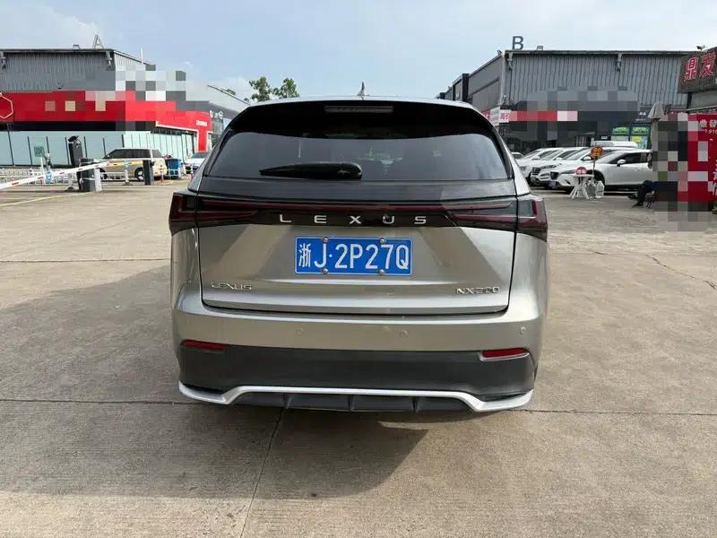 Lexus NX 2015 200 AWD Sport Edition — миниатюра 5