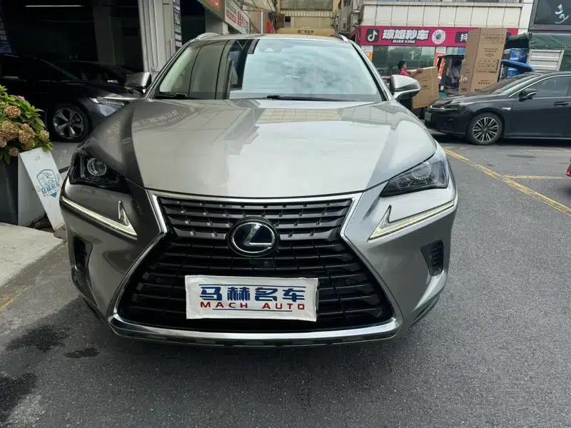 Lexus NX 2017 300h FWD Sport Edition — миниатюра 2