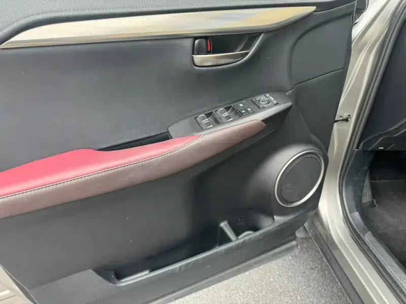 Lexus NX 2017 300h FWD Sport Edition — миниатюра 12