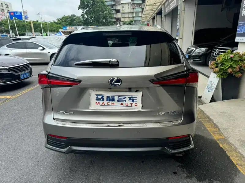 Lexus NX 2017 300h FWD Sport Edition — миниатюра 3