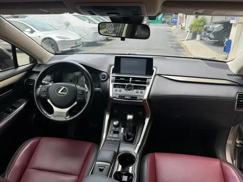 Lexus NX 2017 300h FWD Sport Edition — миниатюра 5