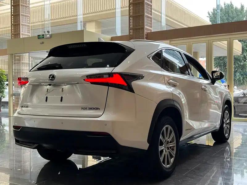 Lexus NX 2015 300h FWD Sport Edition — миниатюра 4