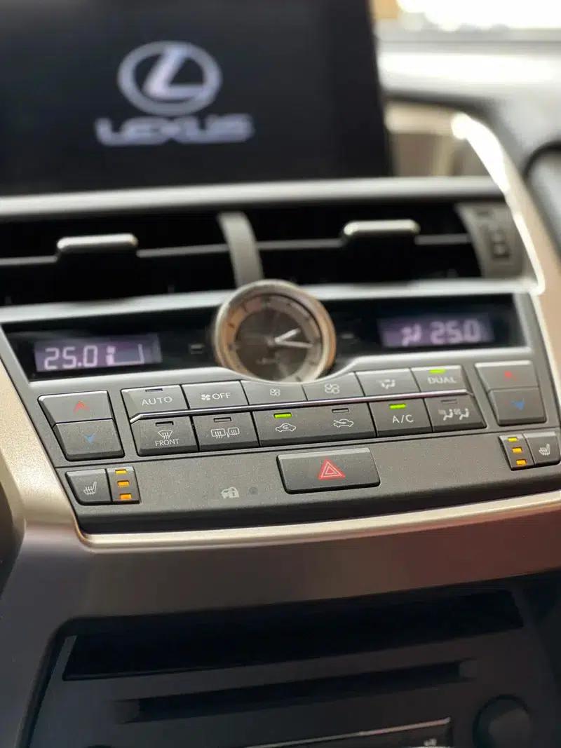 Lexus NX 2015 300h FWD Sport Edition — миниатюра 6