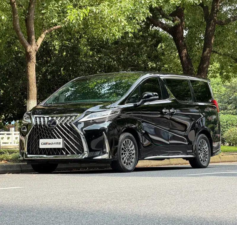 Lexus LM 2020 300h E-Four Four-Seat Executive Edition — миниатюра 1