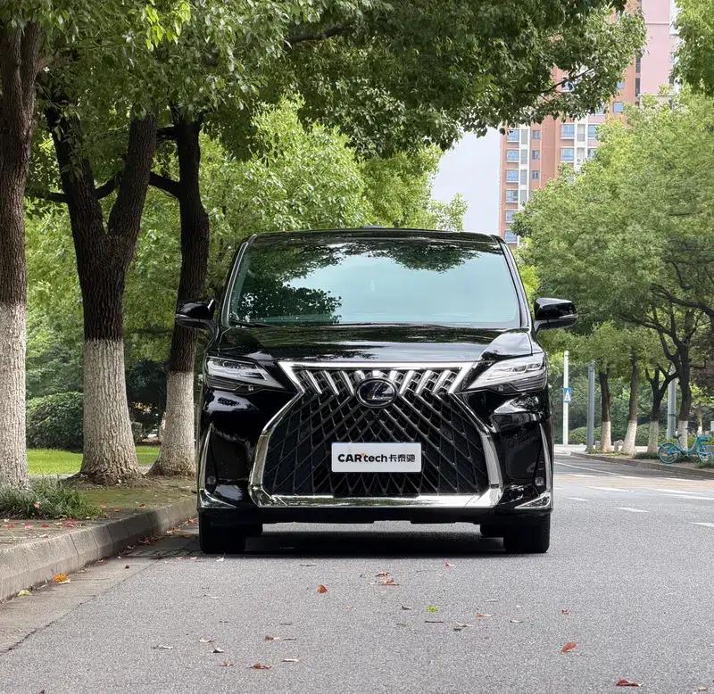 Lexus LM 2020 300h E-Four Four-Seat Executive Edition — миниатюра 2