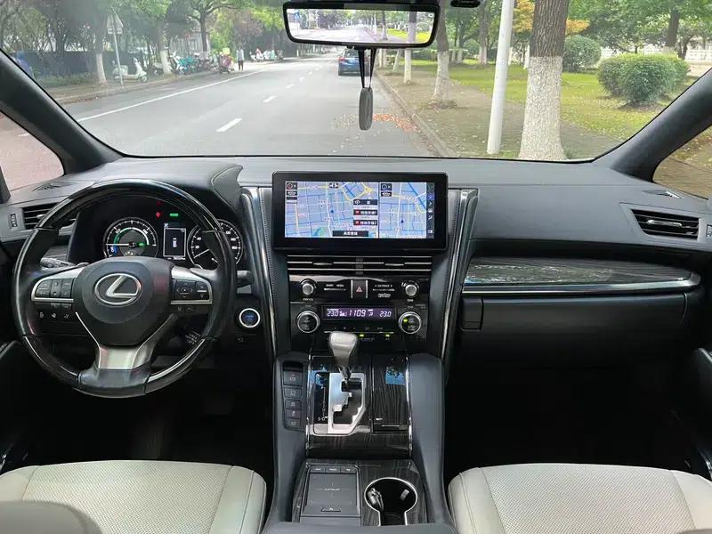 Lexus LM 2020 300h E-Four Four-Seat Executive Edition — миниатюра 15
