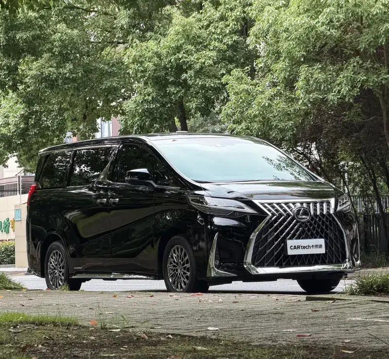 Lexus LM 2020 300h E-Four Four-Seat Executive Edition — миниатюра 3