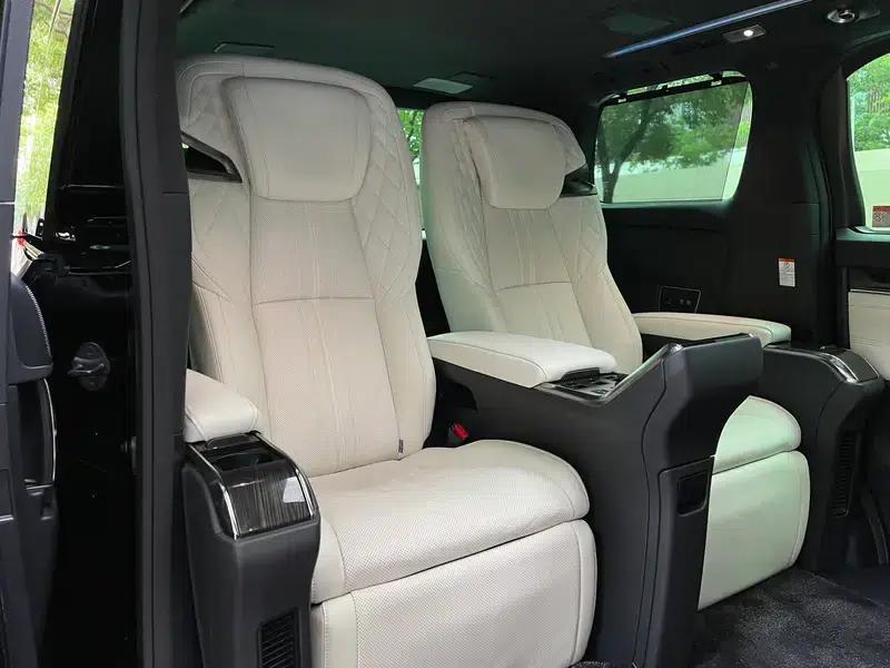 Lexus LM 2020 300h E-Four Four-Seat Executive Edition — миниатюра 24