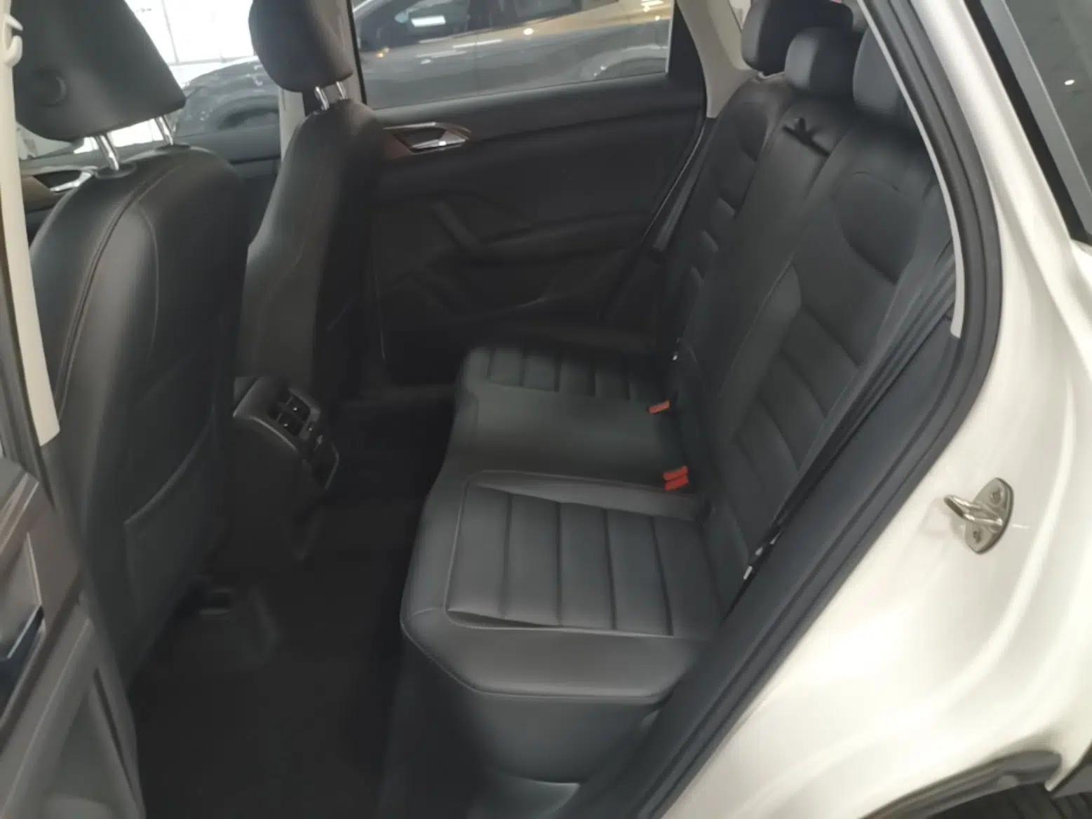 Volkswagen Tharu 2022 330TSI Four-Wheel Drive Luxury Edition — миниатюра 20