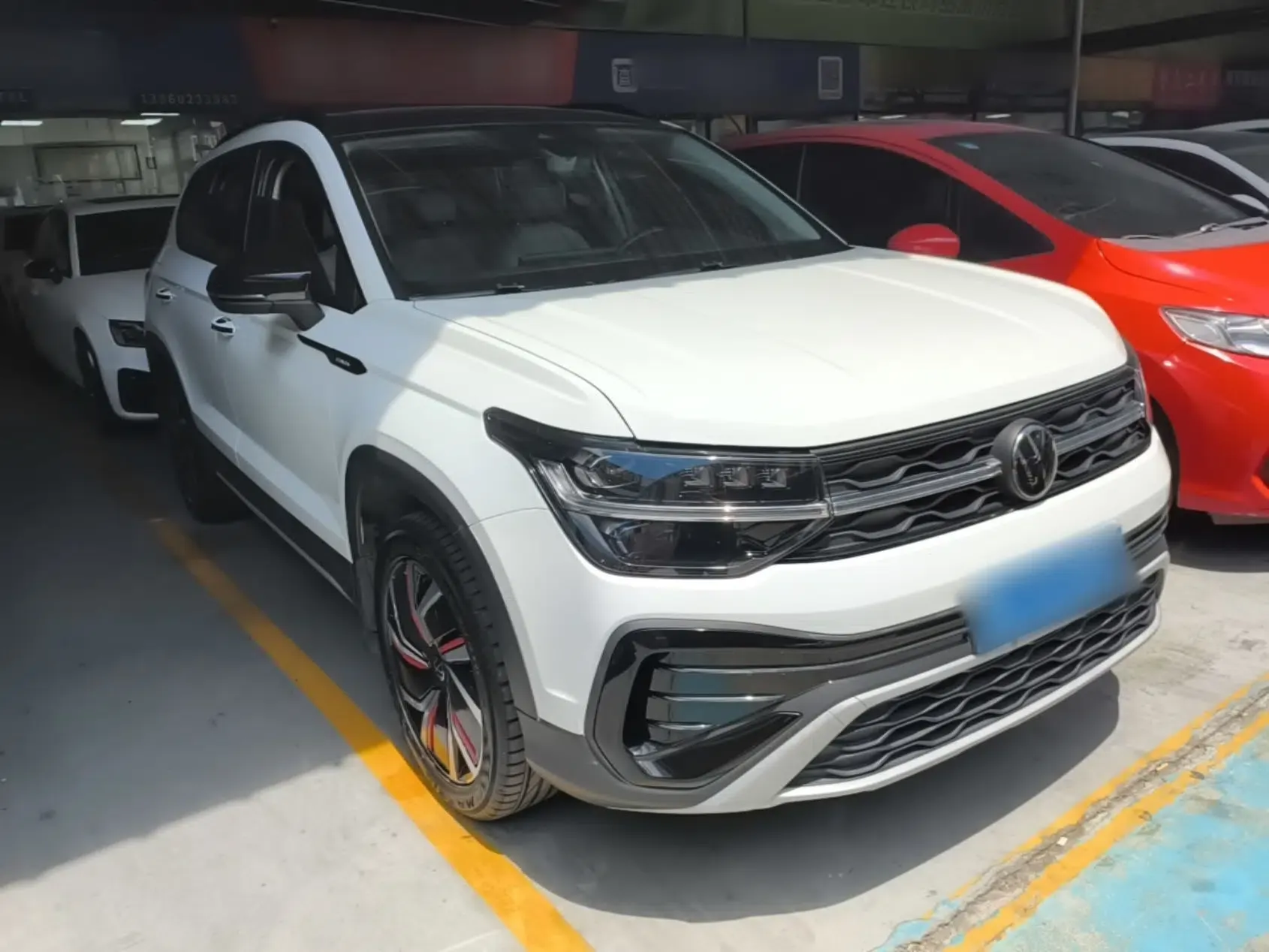 Volkswagen Tharu 2023 300TSI Two-Wheel-Drive Full Moon Edition — миниатюра 3