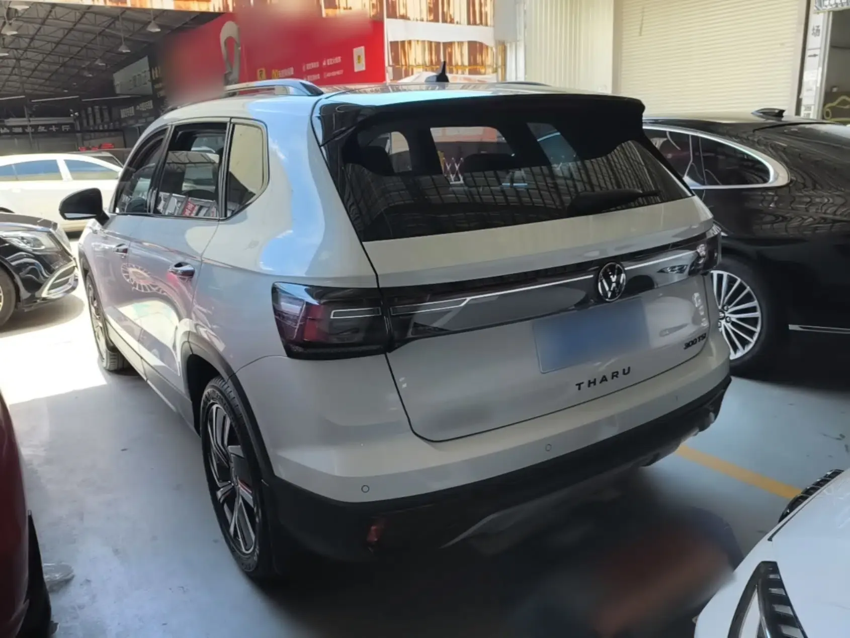 Volkswagen Tharu 2023 300TSI Two-Wheel-Drive Full Moon Edition — миниатюра 4