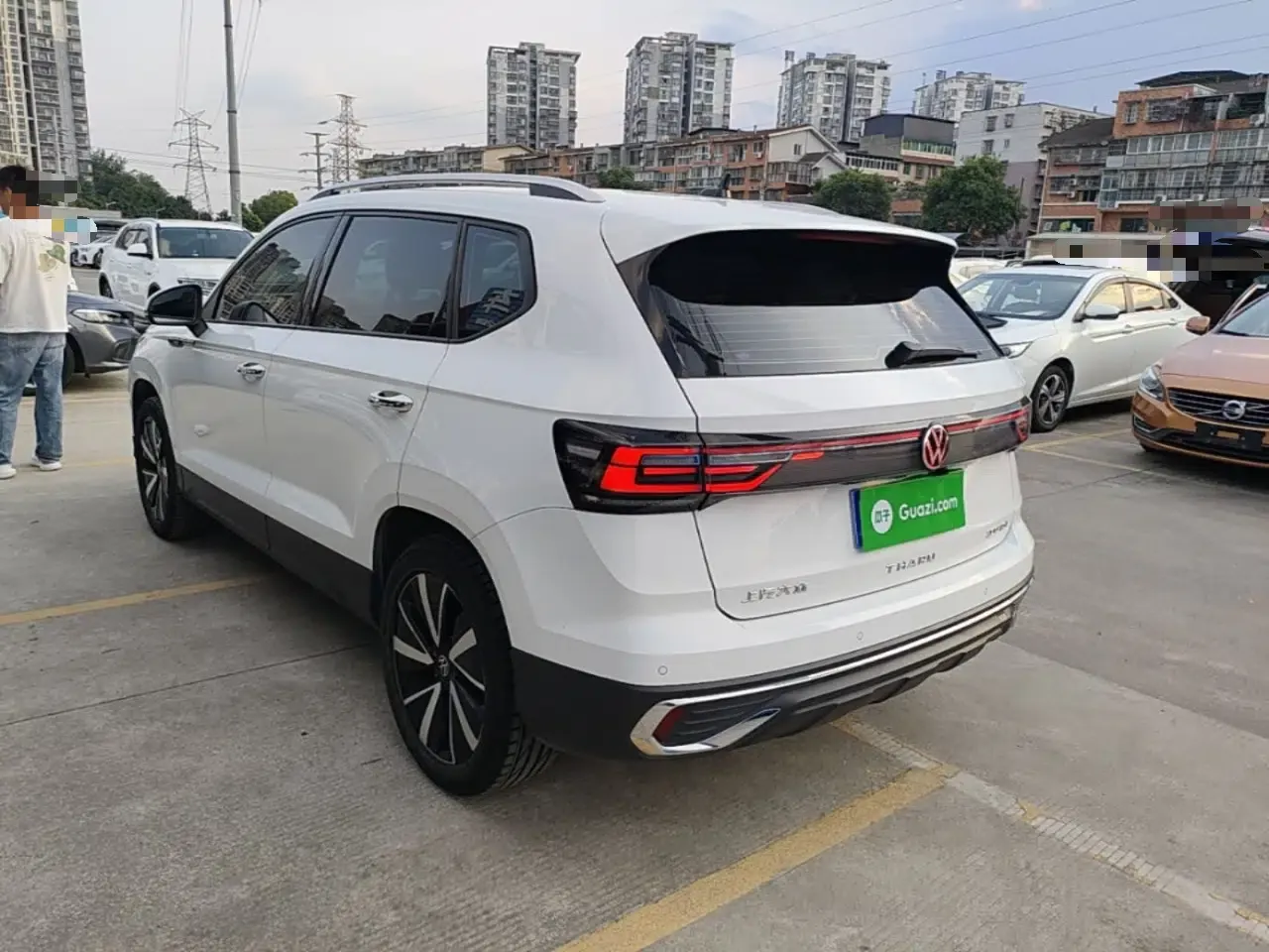 Volkswagen Tharu 2023 300TSI Two-Wheel-Drive Moonlight Edition — миниатюра 4