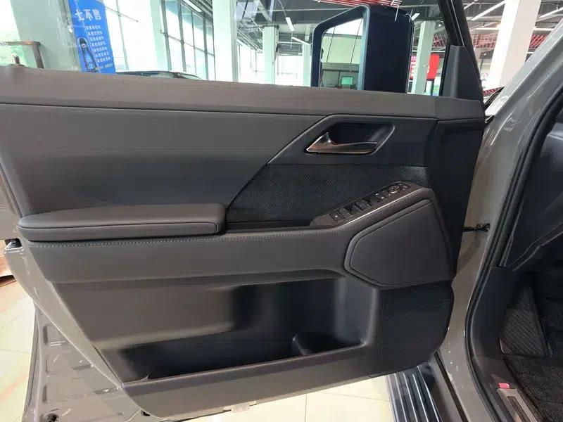 Lexus GX 2024 550h Overtrail Peak Edition — миниатюра 12