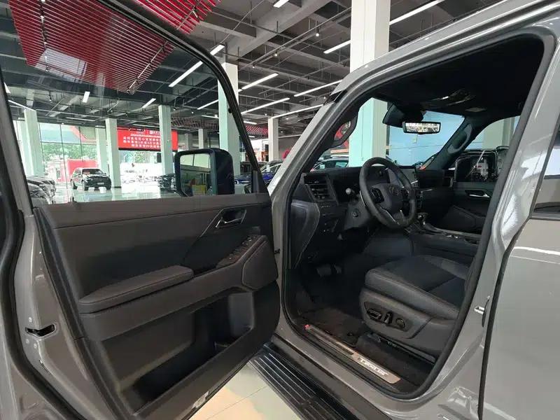 Lexus GX 2024 550h Overtrail Peak Edition — миниатюра 27