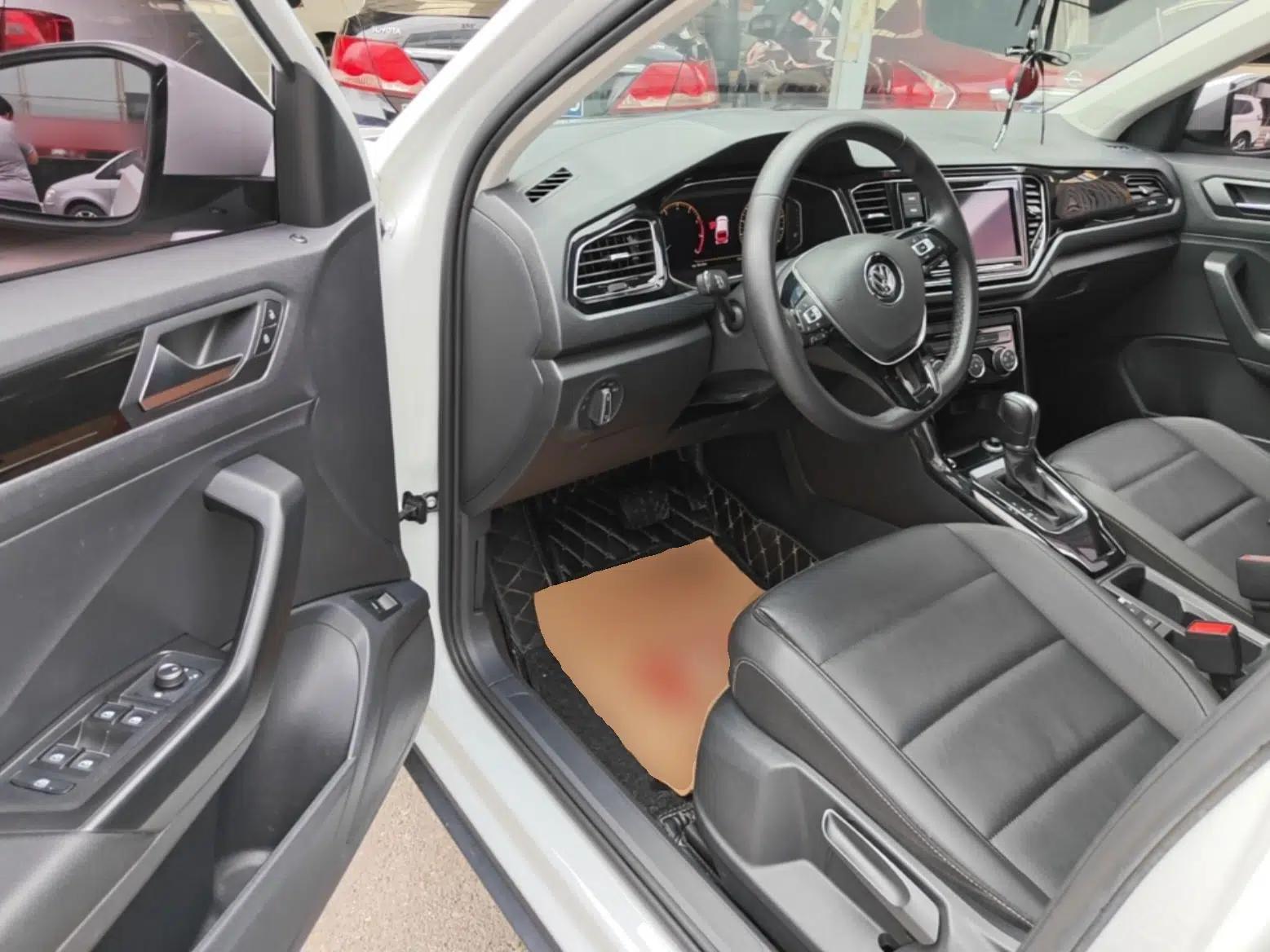 Volkswagen T-ROC 2020 280TSI DSG Two-Wheel Drive Comfort Version — миниатюра 18