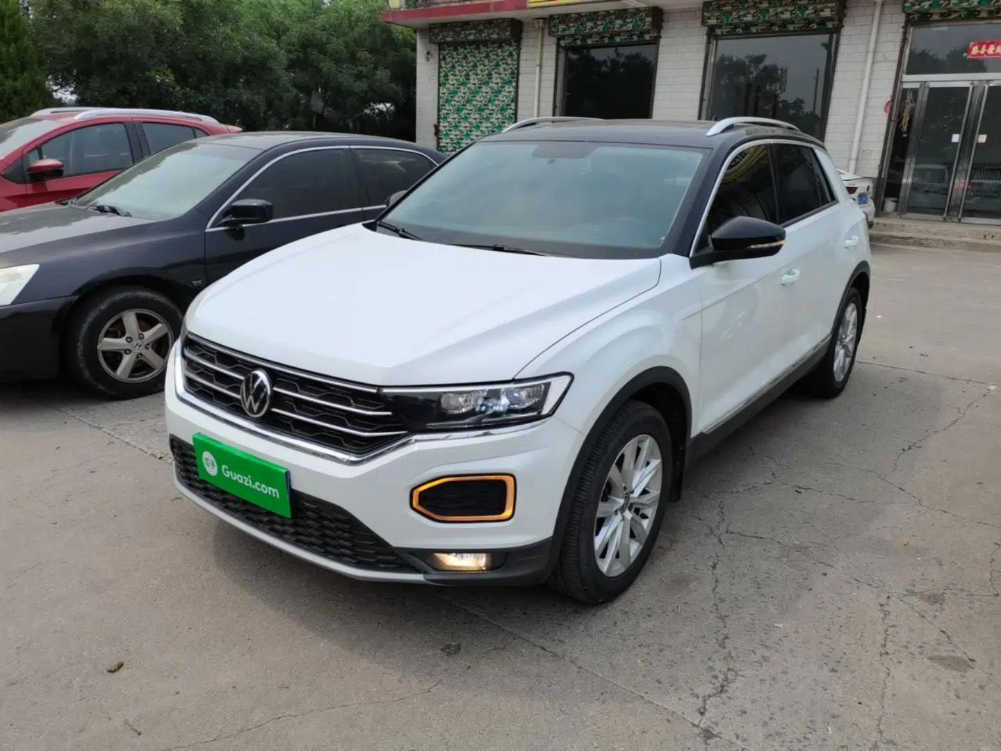 Volkswagen T-ROC 2021 280TSI DSG Two-Wheel Drive Elite Connect Edition — миниатюра 1
