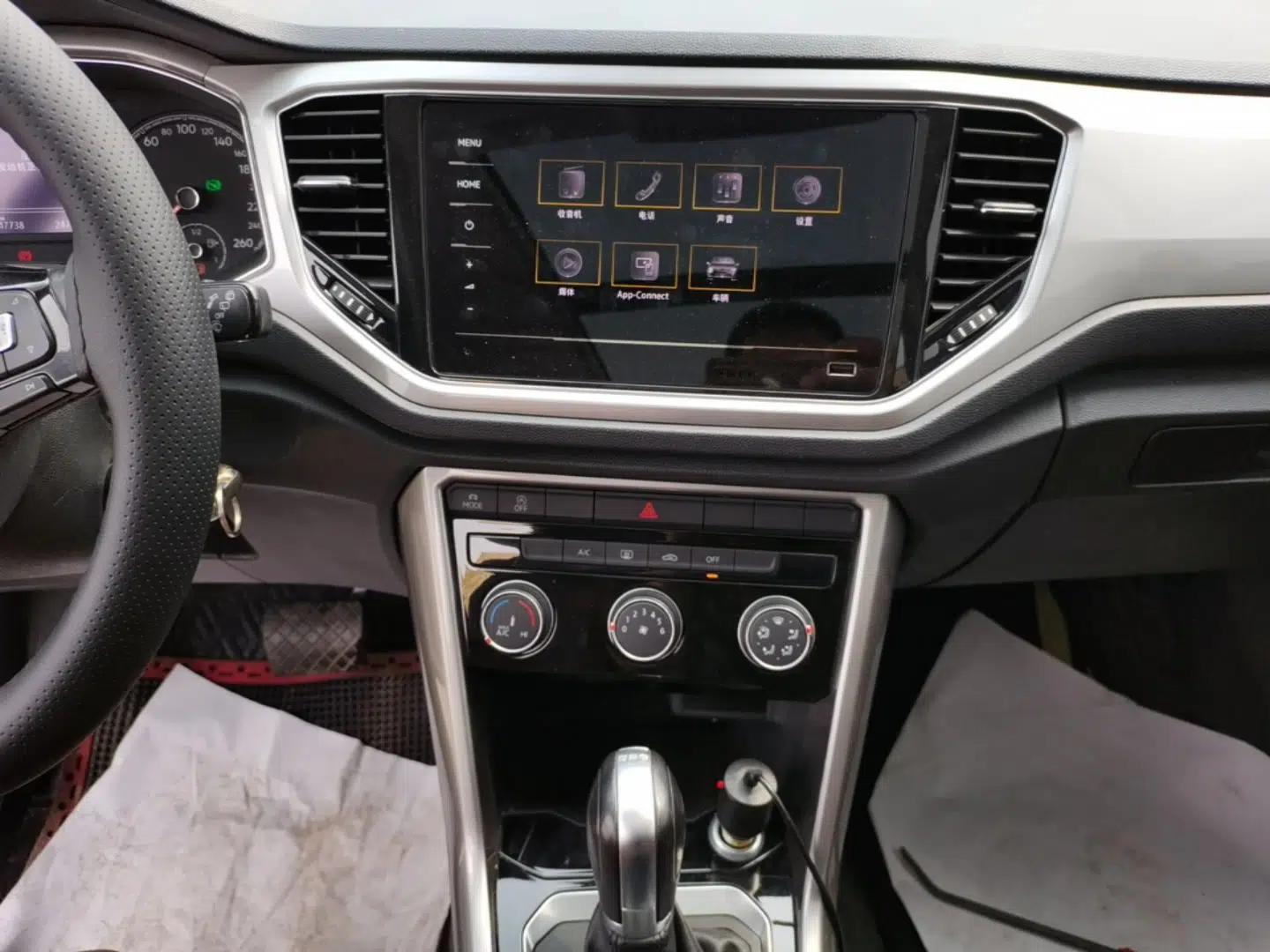 Volkswagen T-ROC 2021 280TSI DSG Two-Wheel Drive Elite Connect Edition — миниатюра 15