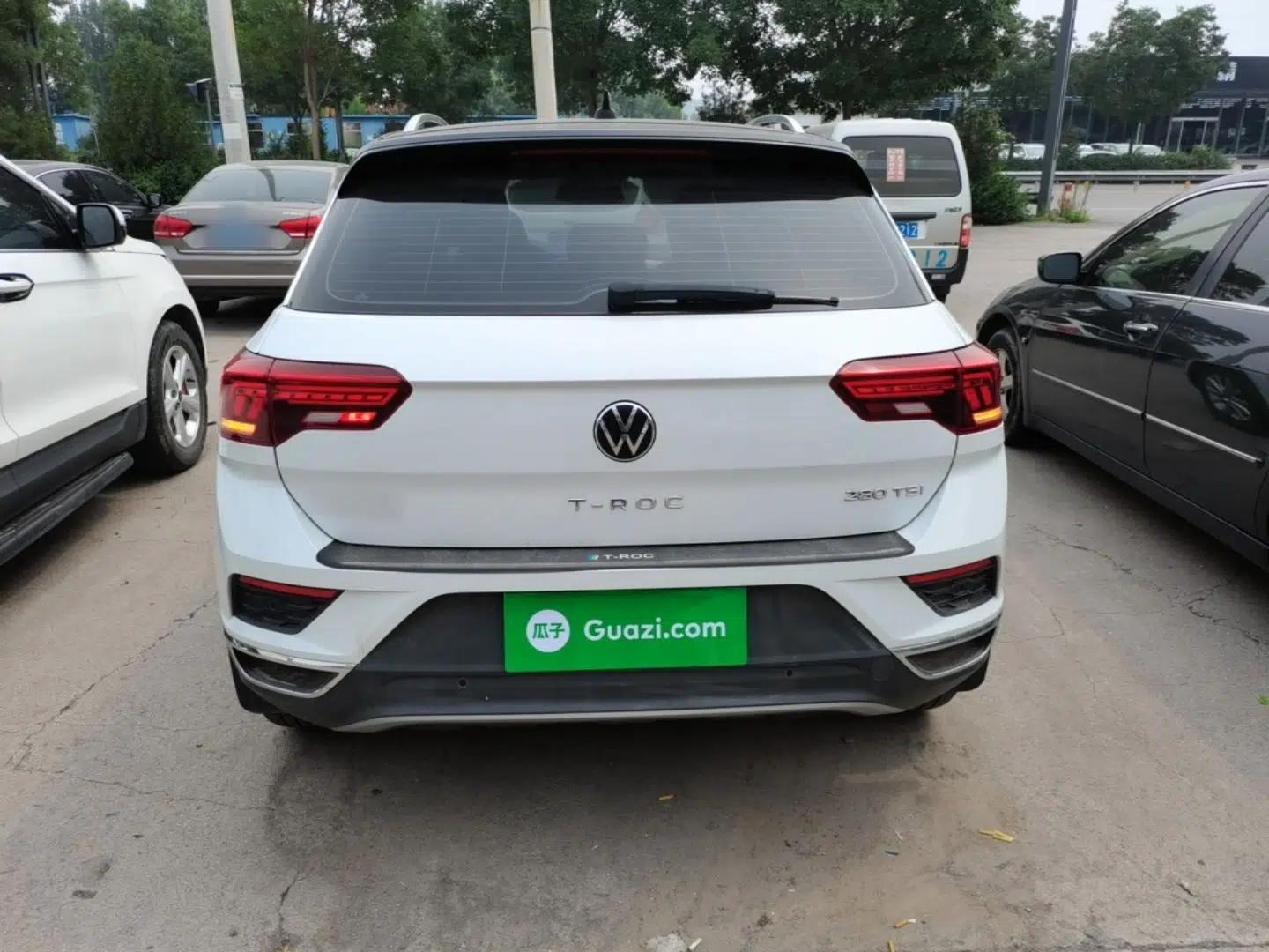 Volkswagen T-ROC 2021 280TSI DSG Two-Wheel Drive Elite Connect Edition — миниатюра 5