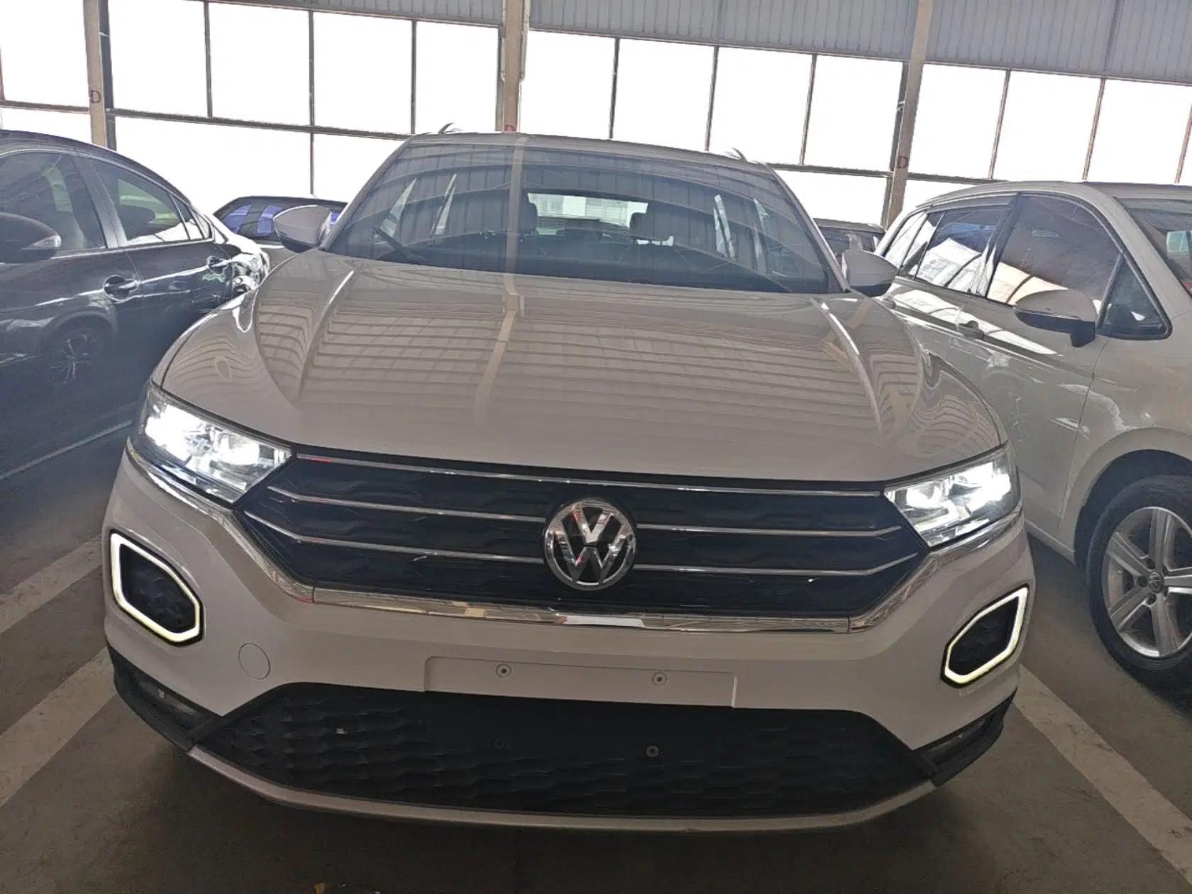 Volkswagen T-ROC 2020 280TSI DSG Two-Wheel Drive Comfort Version — миниатюра 2