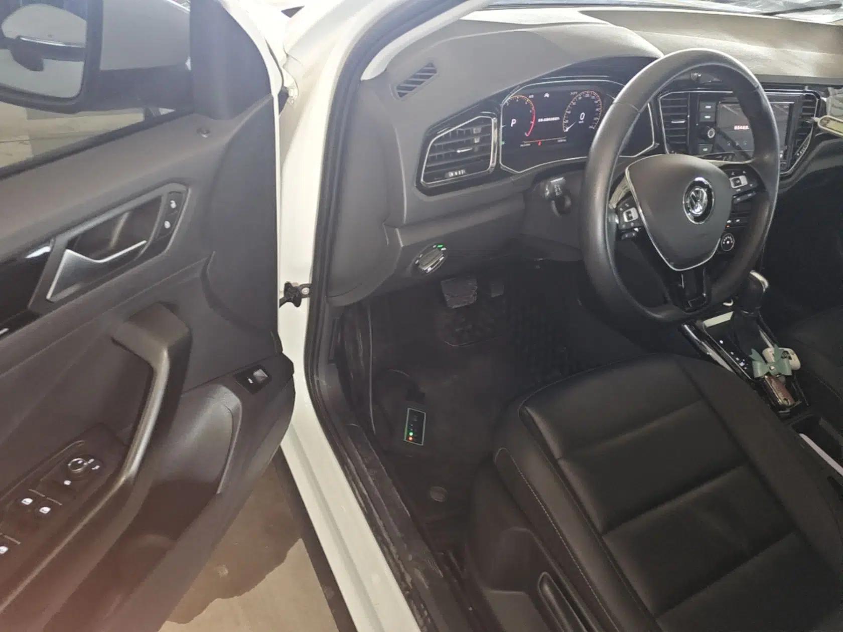 Volkswagen T-ROC 2020 280TSI DSG Two-Wheel Drive Comfort Version — миниатюра 18