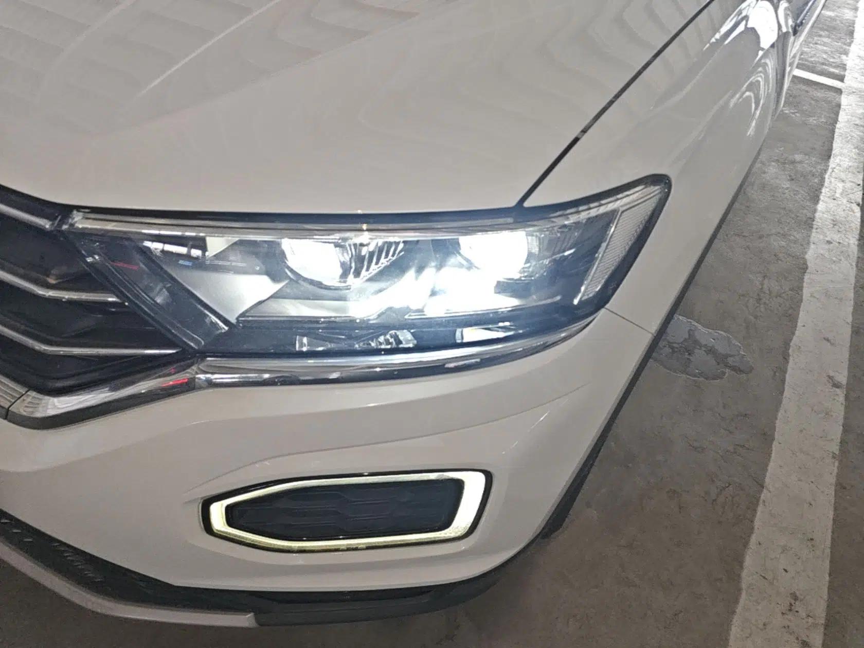 Volkswagen T-ROC 2020 280TSI DSG Two-Wheel Drive Comfort Version — миниатюра 8