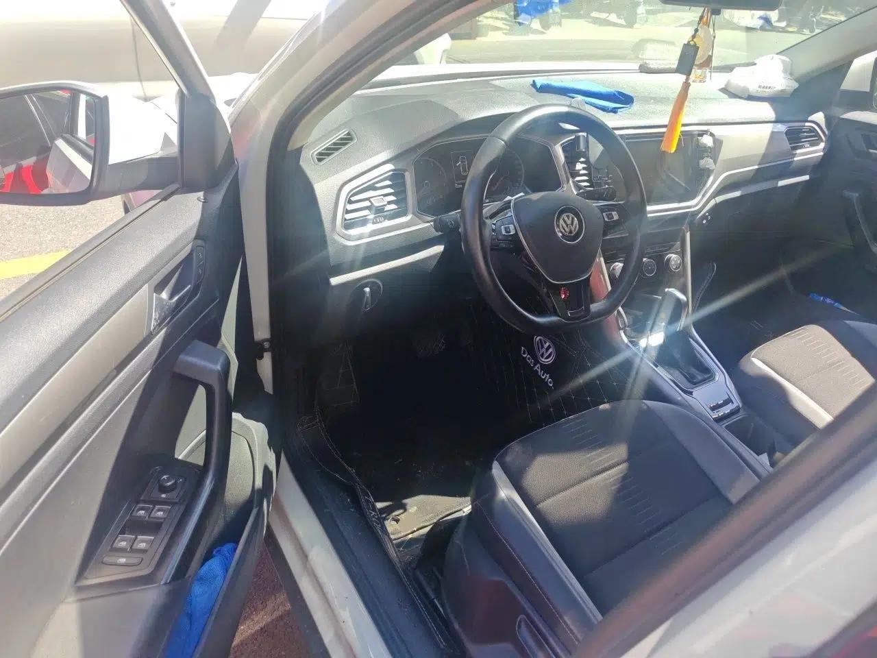 Volkswagen T-ROC 2018 230TSI DSG Two-Wheel Drive Advanced Version China V Standard — миниатюра 16