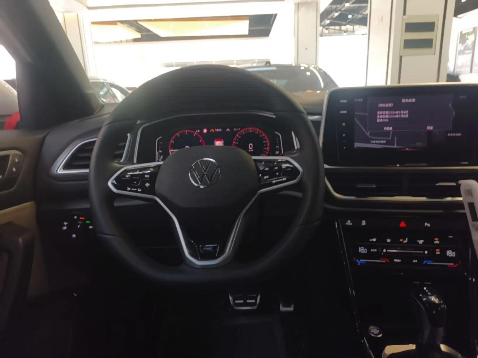 Volkswagen T-ROC 2025 300TSI DSG Two-Wheel Drive Chen Guang Edition — миниатюра 13