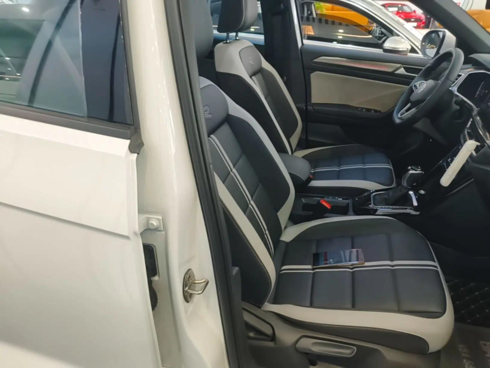 Volkswagen T-ROC 2025 300TSI DSG Two-Wheel Drive Chen Guang Edition — миниатюра 19