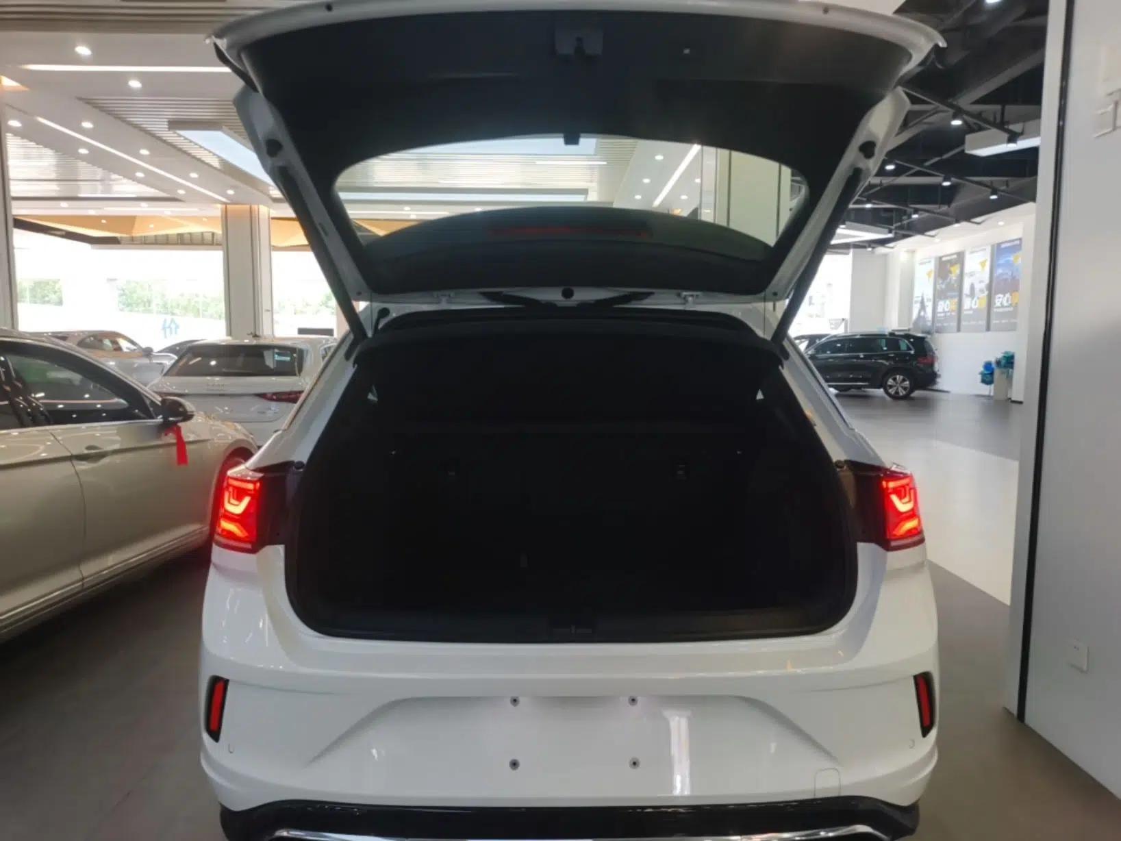 Volkswagen T-ROC 2025 300TSI DSG Two-Wheel Drive Chen Guang Edition — миниатюра 22