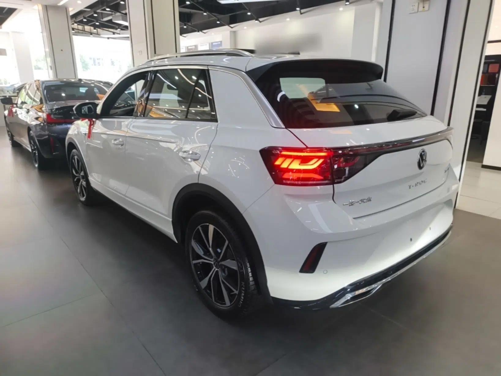 Volkswagen T-ROC 2025 300TSI DSG Two-Wheel Drive Chen Guang Edition — миниатюра 4
