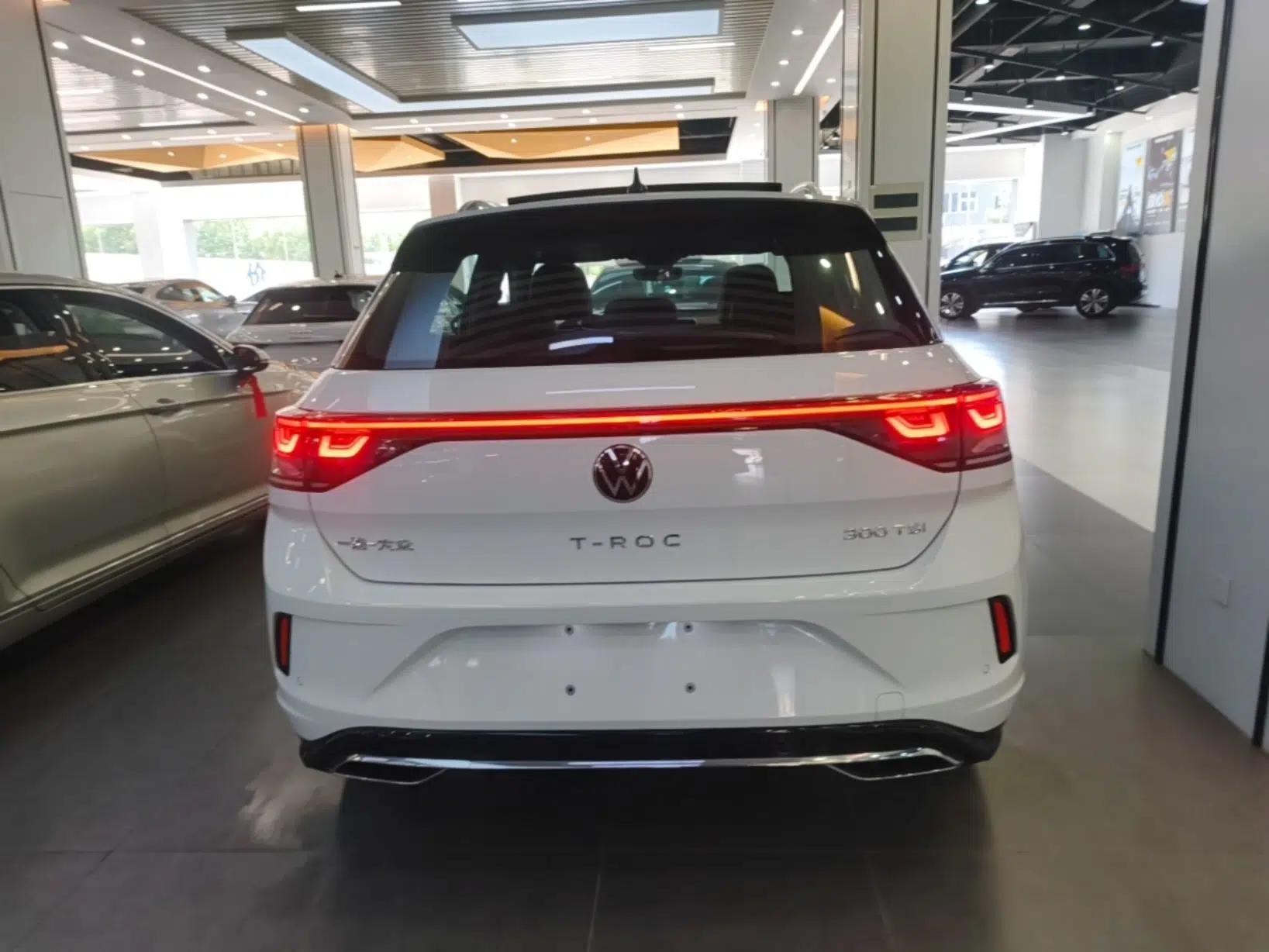Volkswagen T-ROC 2025 300TSI DSG Two-Wheel Drive Chen Guang Edition — миниатюра 5