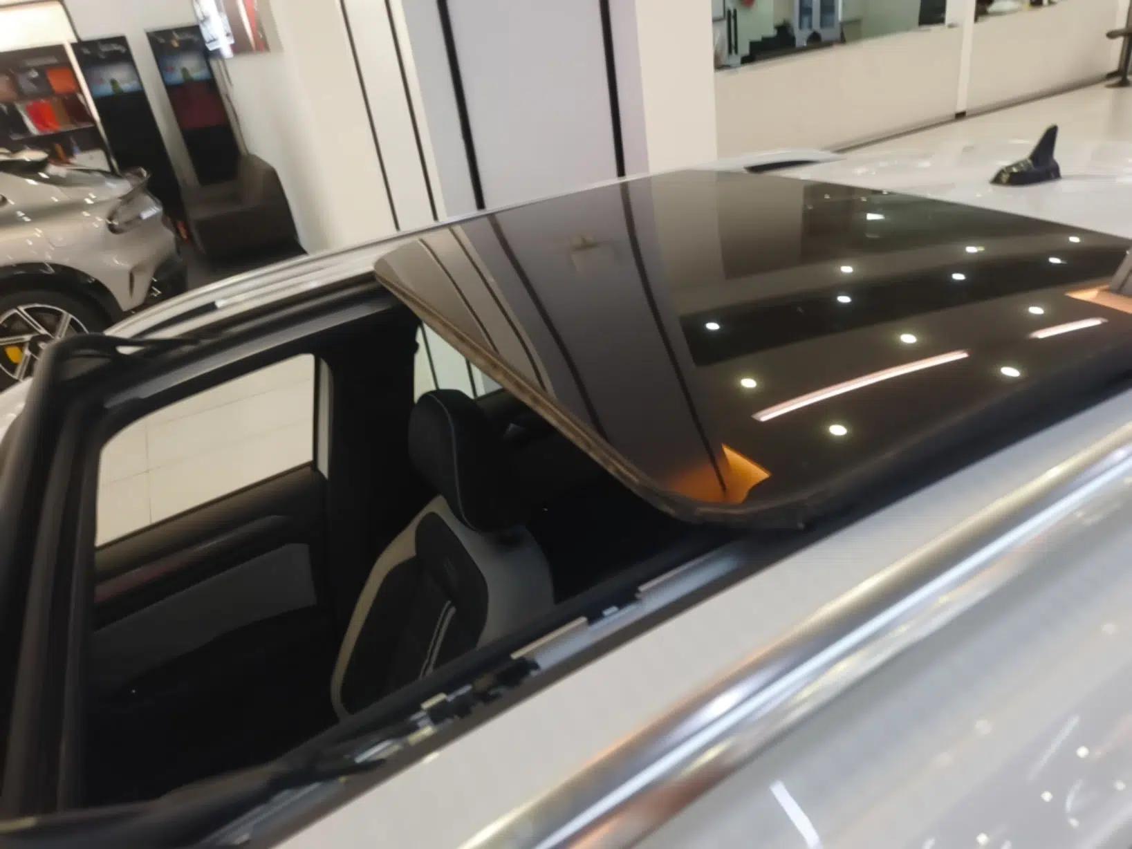 Volkswagen T-ROC 2025 300TSI DSG Two-Wheel Drive Chen Guang Edition — миниатюра 7