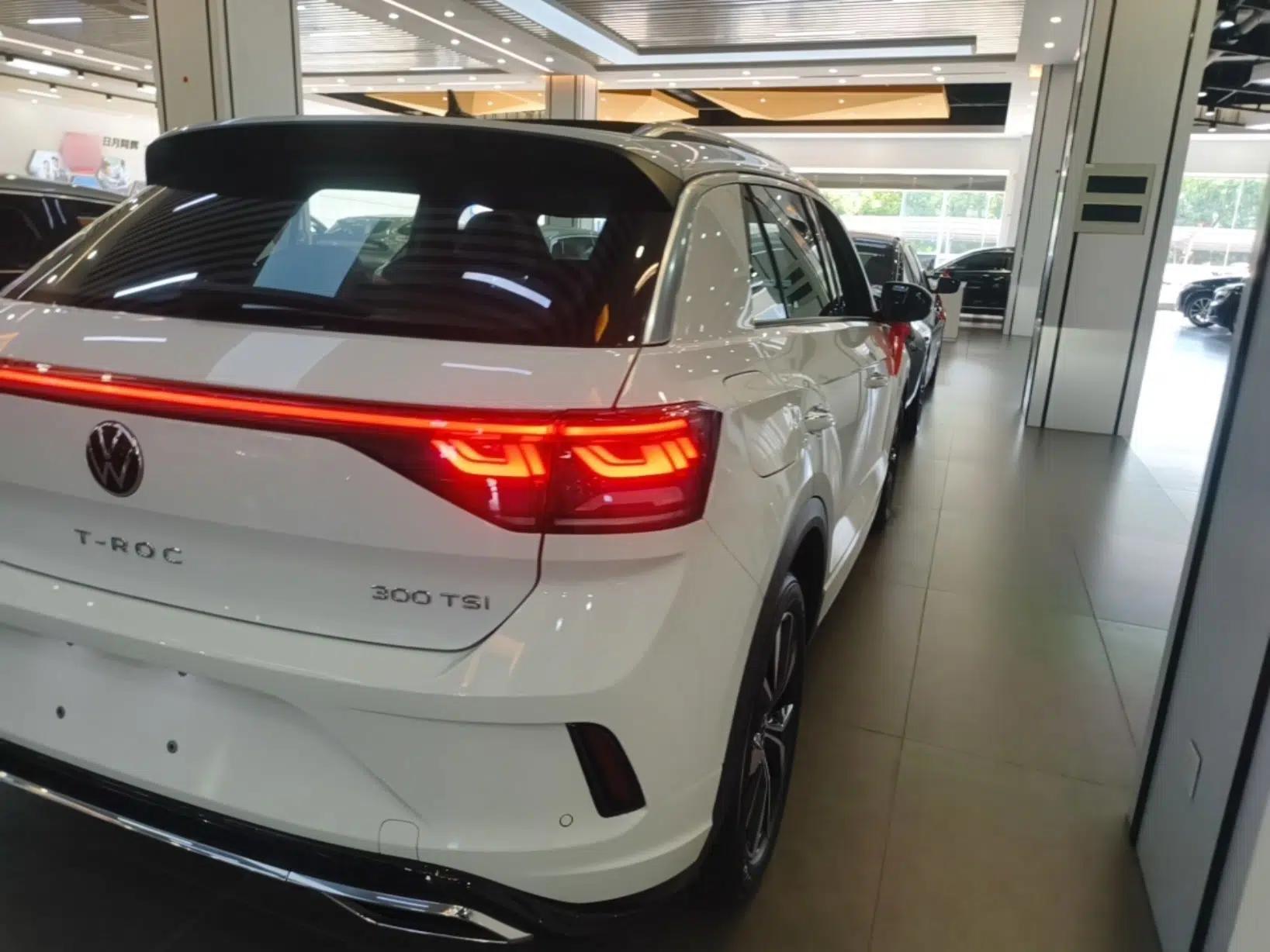 Volkswagen T-ROC 2025 300TSI DSG Two-Wheel Drive Chen Guang Edition — миниатюра 9