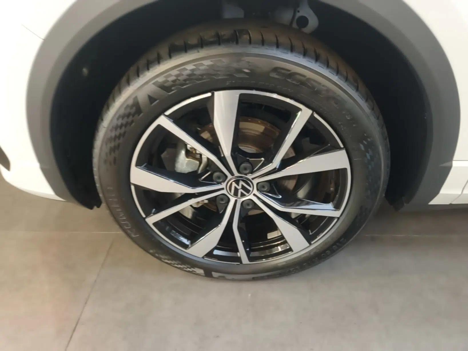 Volkswagen T-ROC 2025 300TSI DSG Two-Wheel Drive Chen Guang Edition — миниатюра 10