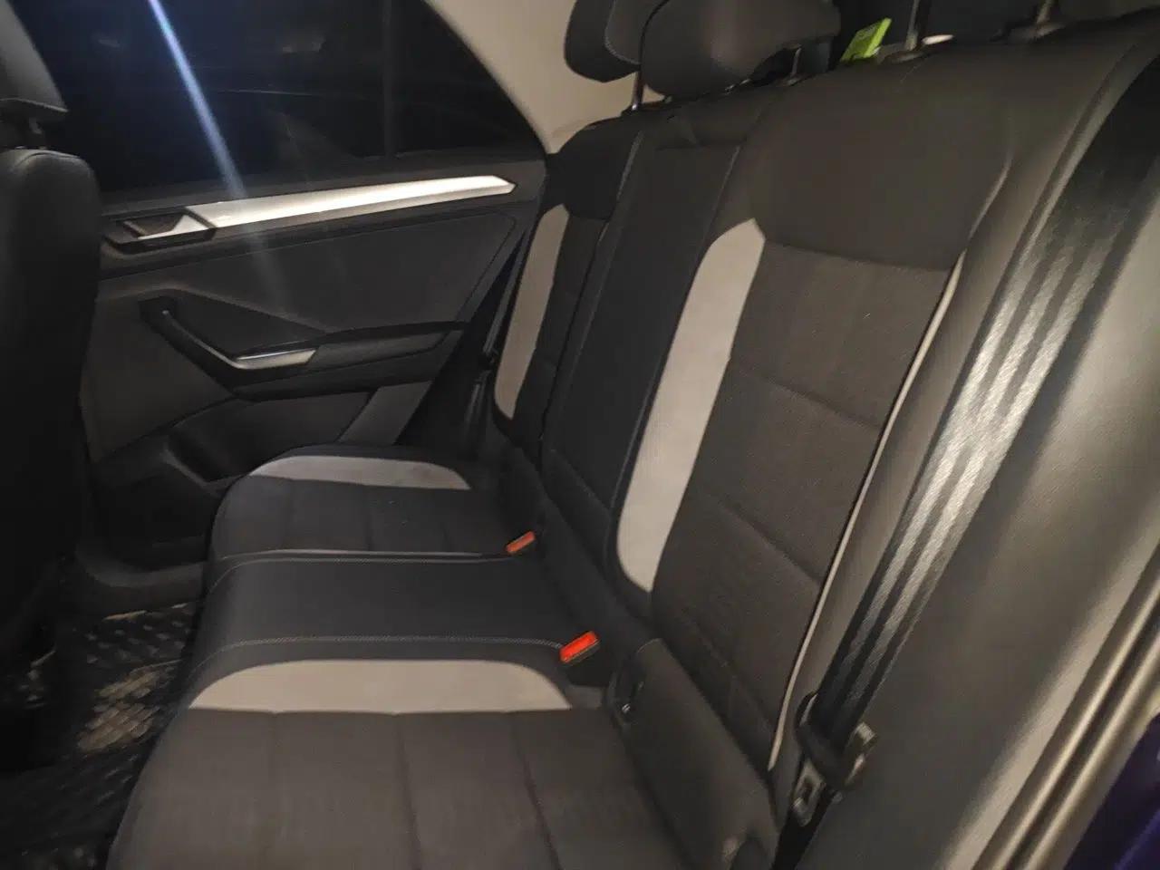 Volkswagen T-ROC 2018 230TSI DSG Two-Wheel Drive Advanced Version China VI Standard — миниатюра 17