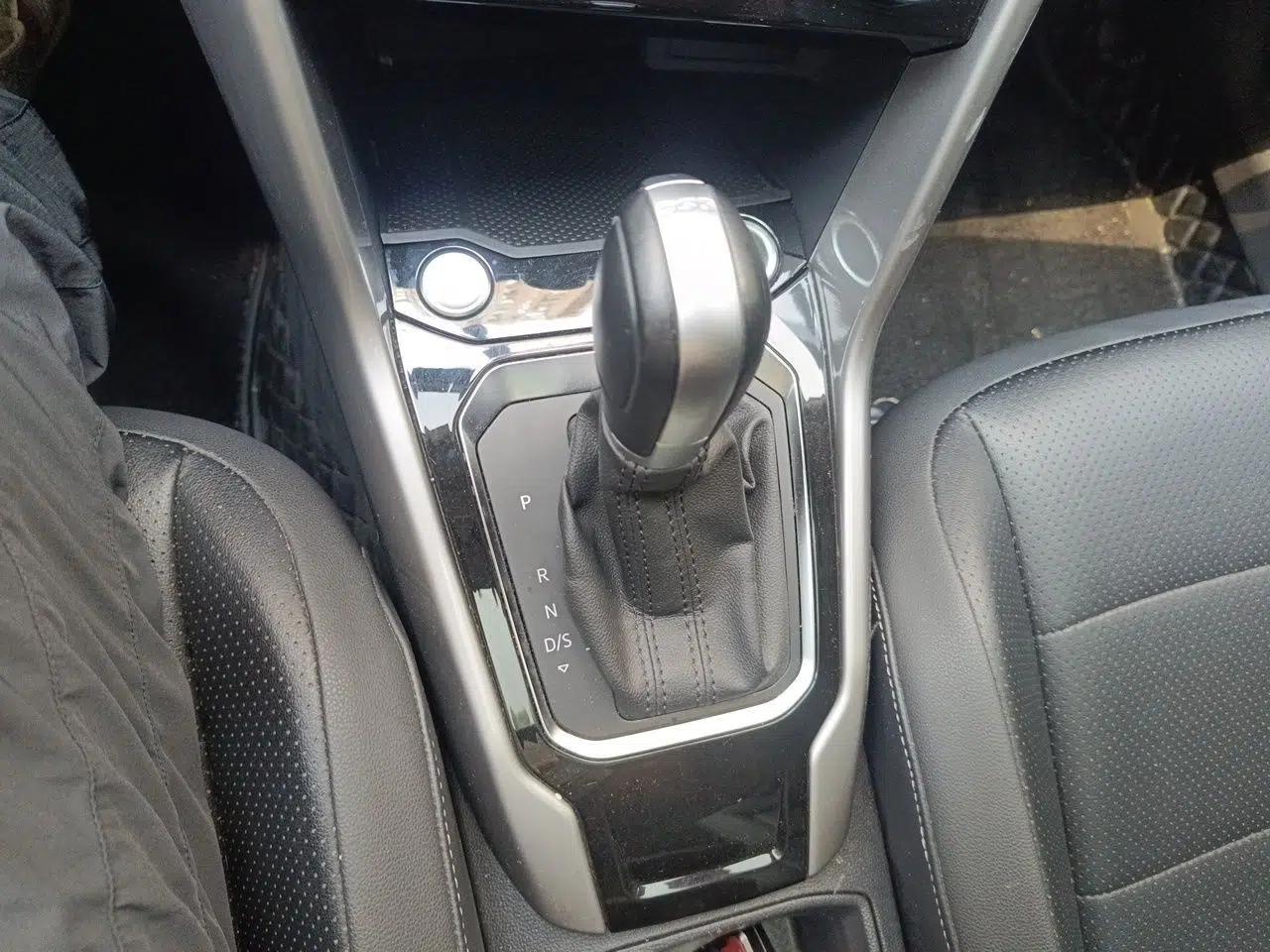 Volkswagen T-ROC 2022 280TSI DSG Two-Wheel Drive Elite PLUS — миниатюра 12