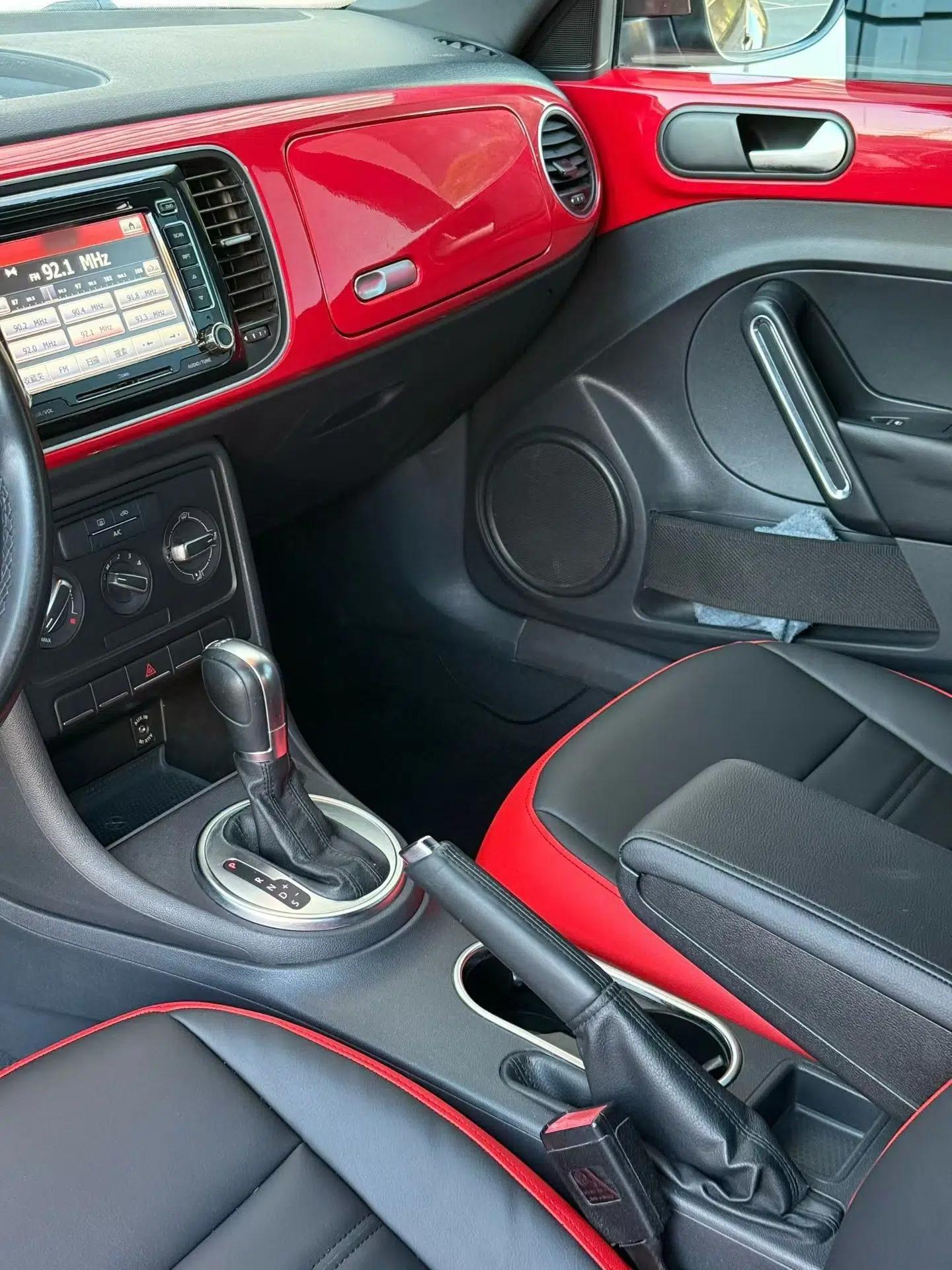 Volkswagen Beetle 2015 180TSI model — миниатюра 15