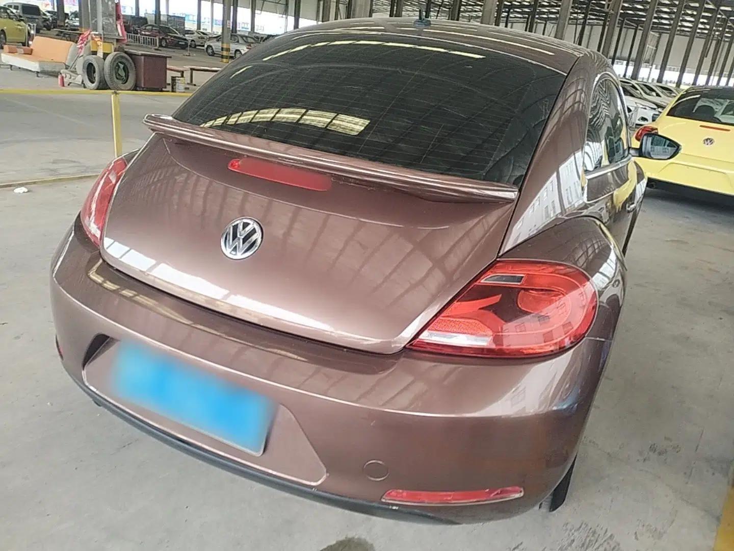 Volkswagen Beetle 2015 180TSI model — миниатюра 6