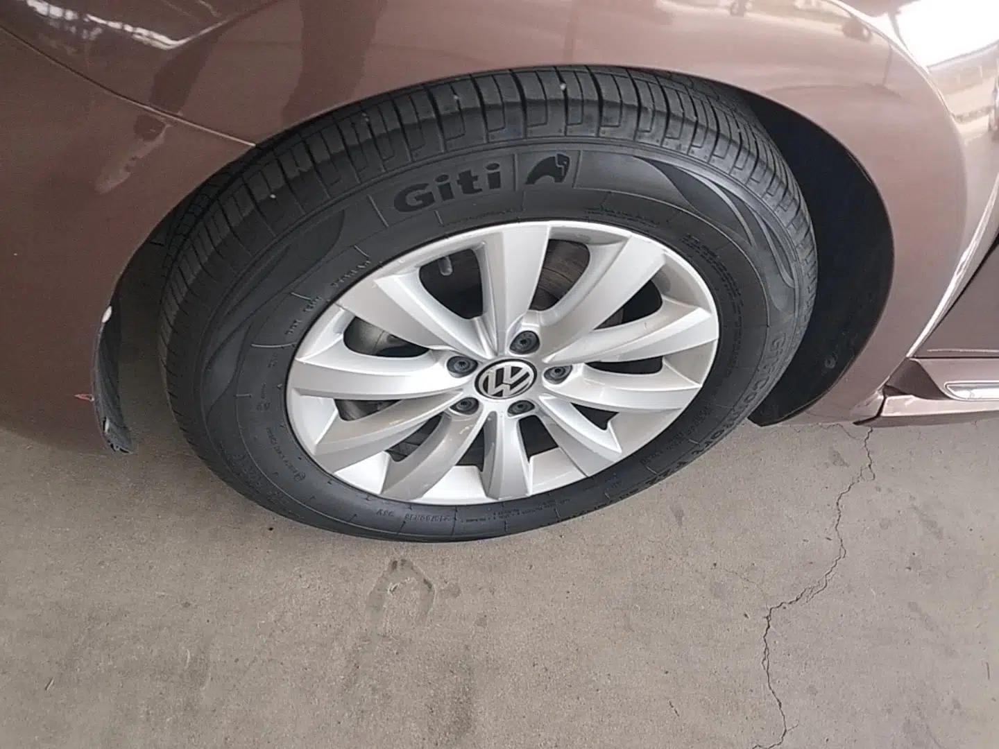 Volkswagen Beetle 2015 180TSI model — миниатюра 10