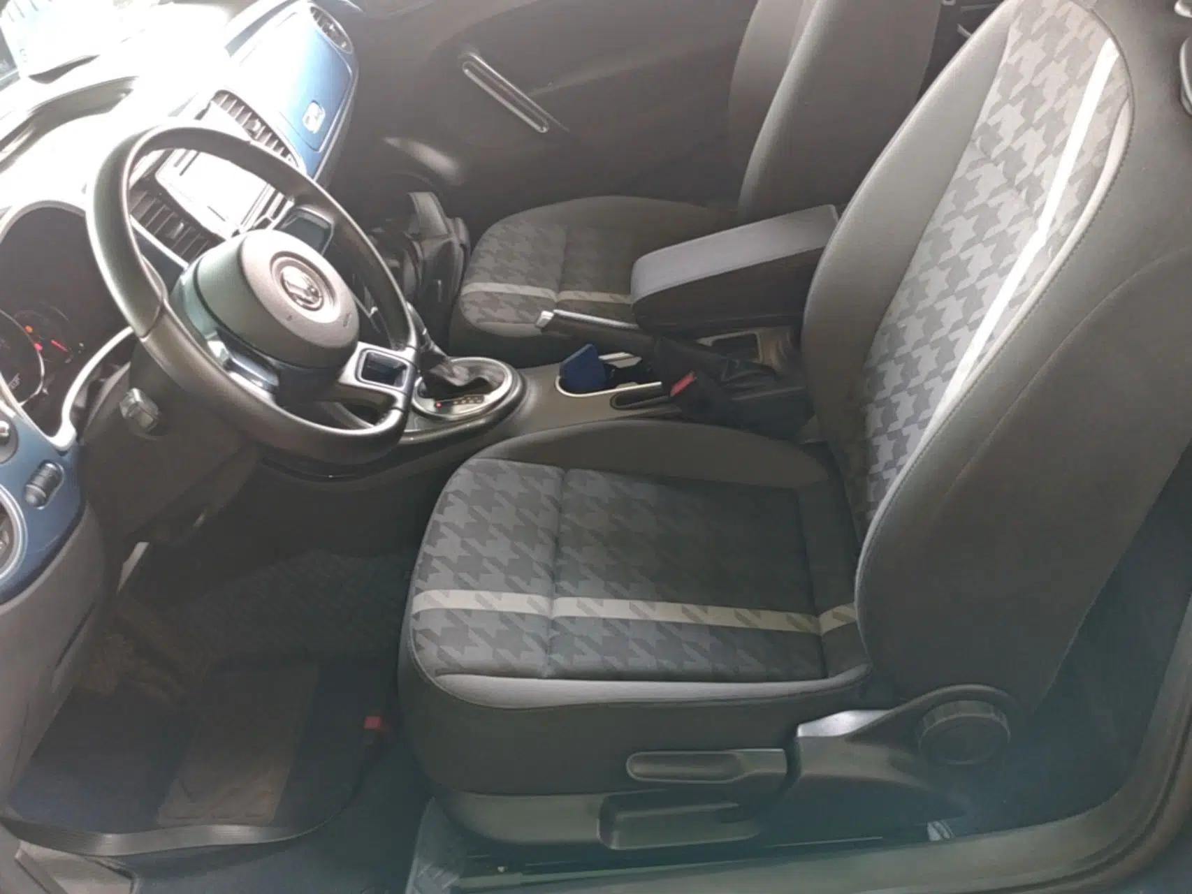 Volkswagen Beetle 2018 180TSI Yile Model — миниатюра 22