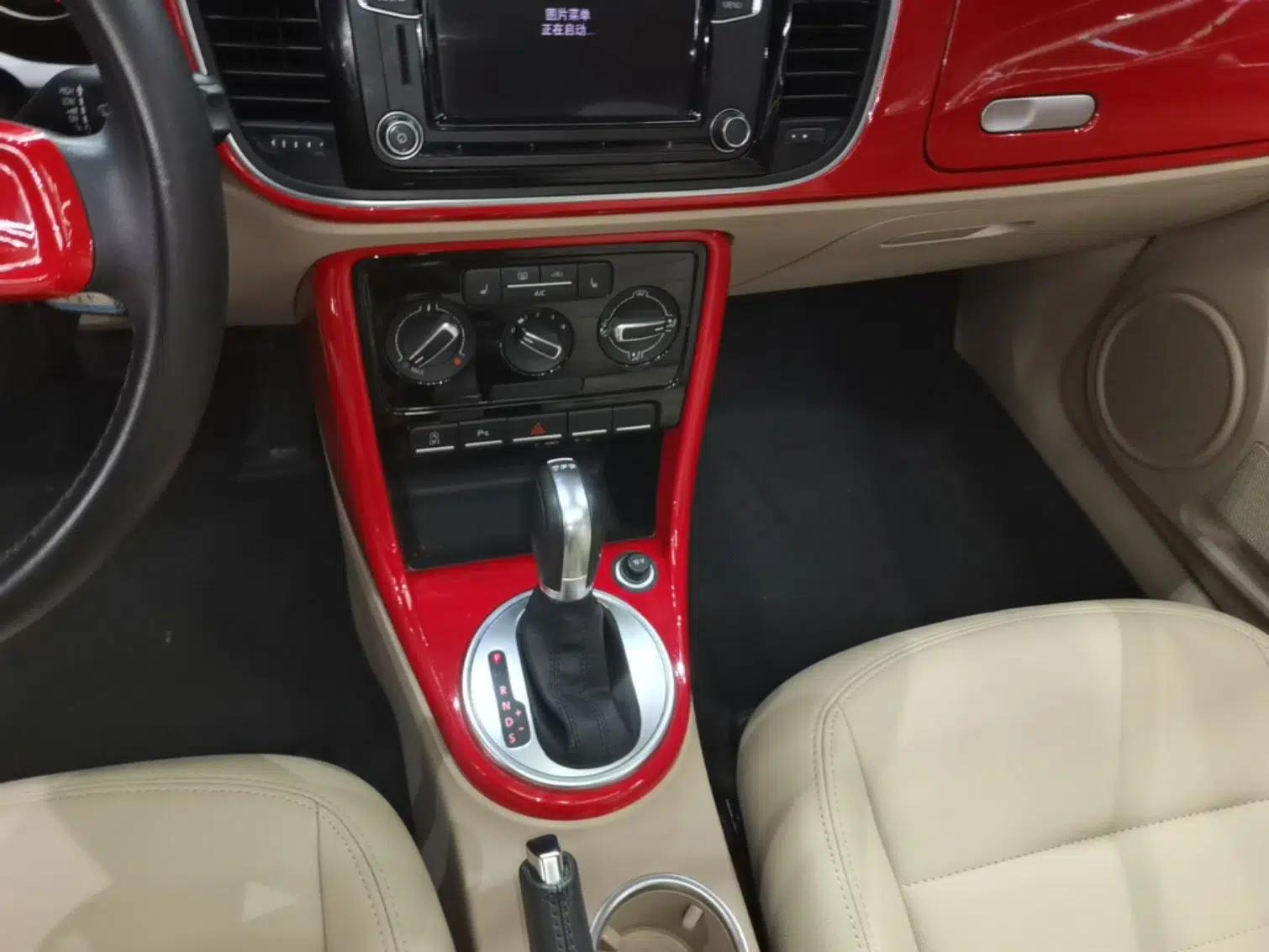 Volkswagen Beetle 2018 180TSI Shangle Model — миниатюра 21
