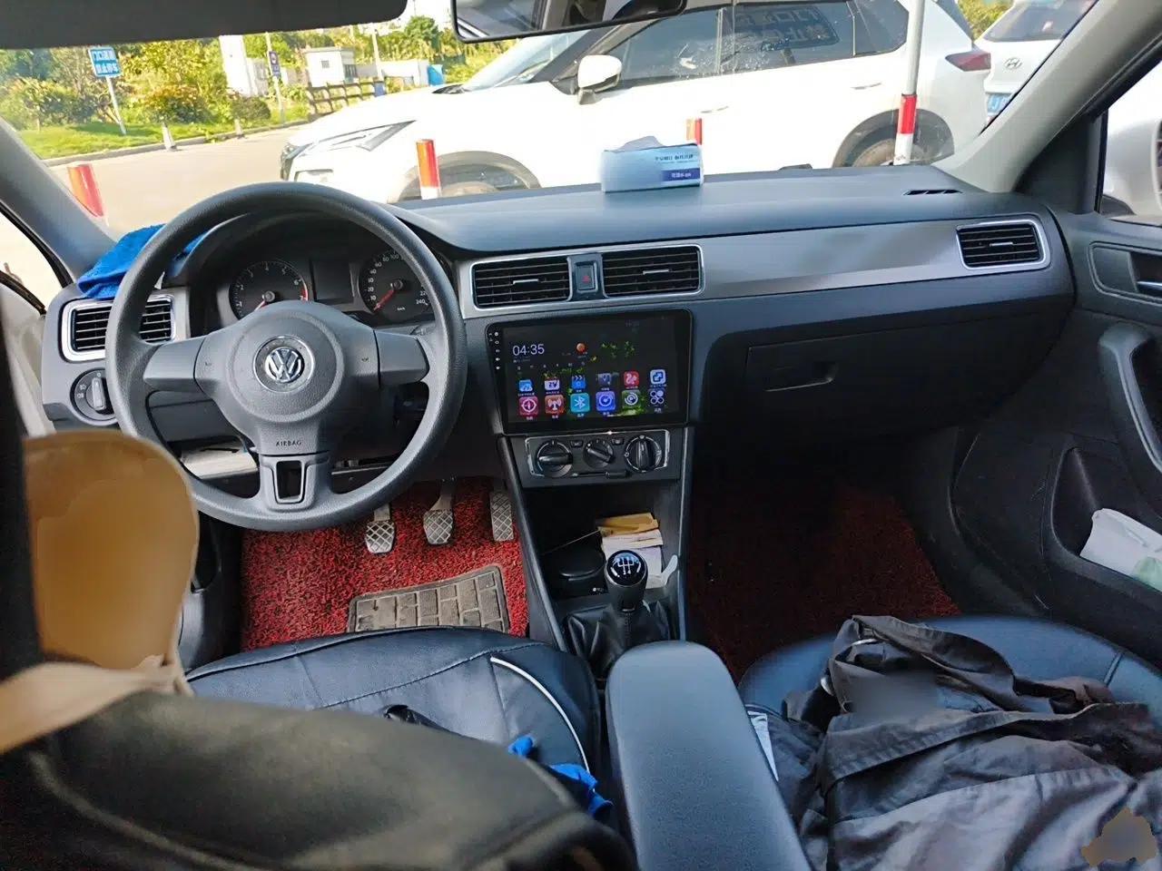 Volkswagen Santana 2015 1.6L Manual Fashion Edition — миниатюра 9