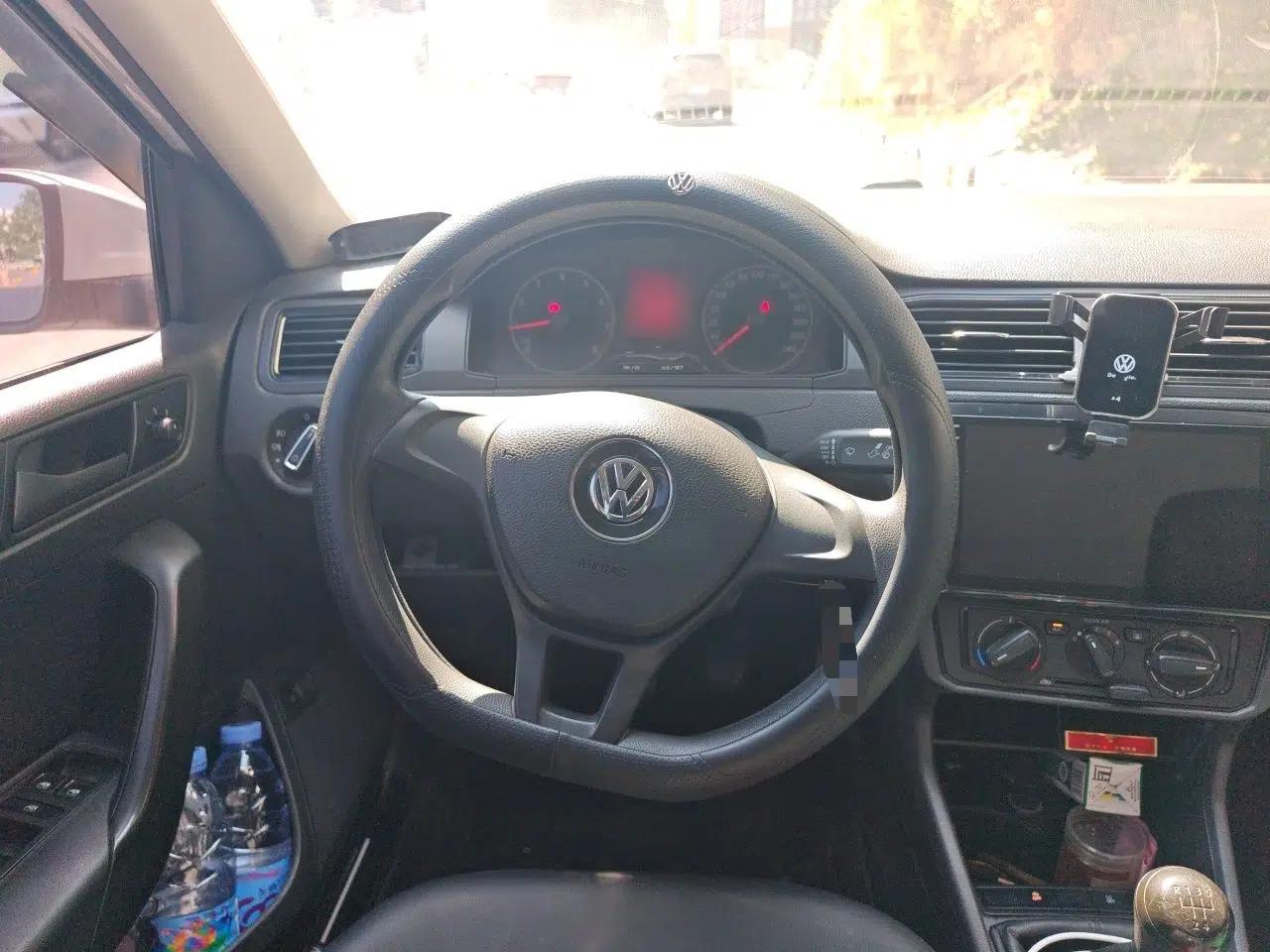 Volkswagen Santana 2019 1.5L Manual Fashion Edition China VI Standard — миниатюра 10