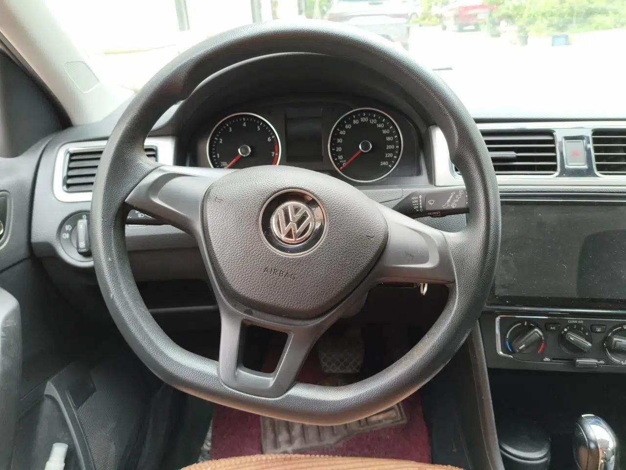 Volkswagen Santana 2015 Haval H6 1.6L Automatic Comfort Model — миниатюра 10