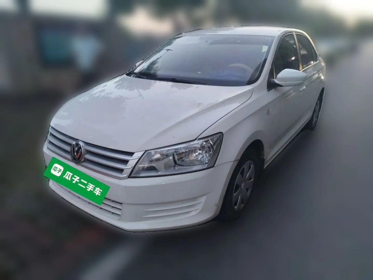 Volkswagen Santana 2015 1.6L Manual Fashion Edition — миниатюра 1