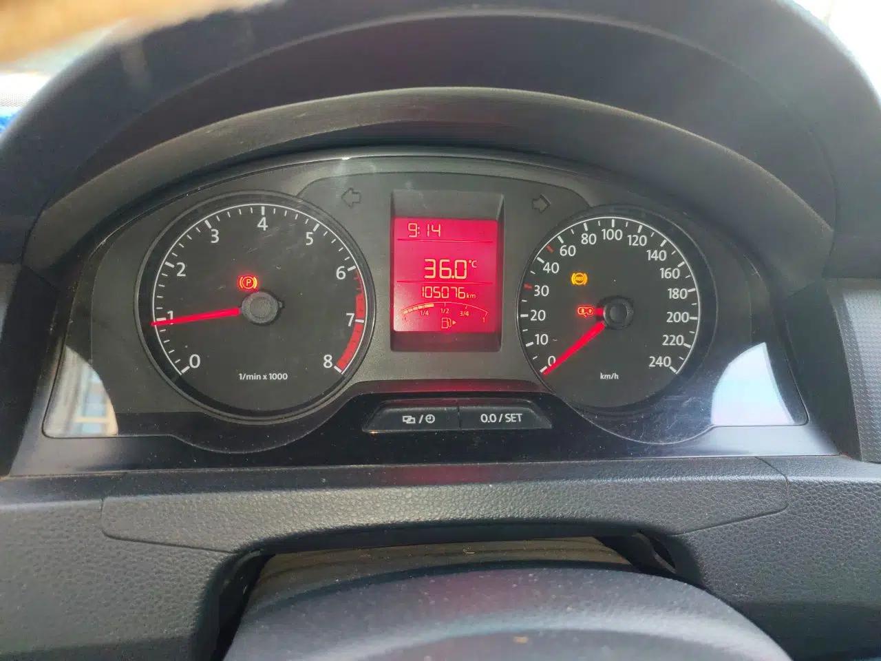 Volkswagen Santana 2015 1.6L Manual Fashion Edition — миниатюра 11