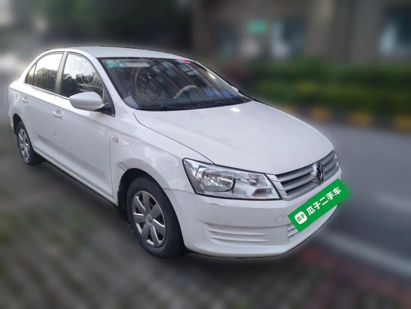 Volkswagen Santana 2015 1.6L Manual Fashion Edition — миниатюра 3