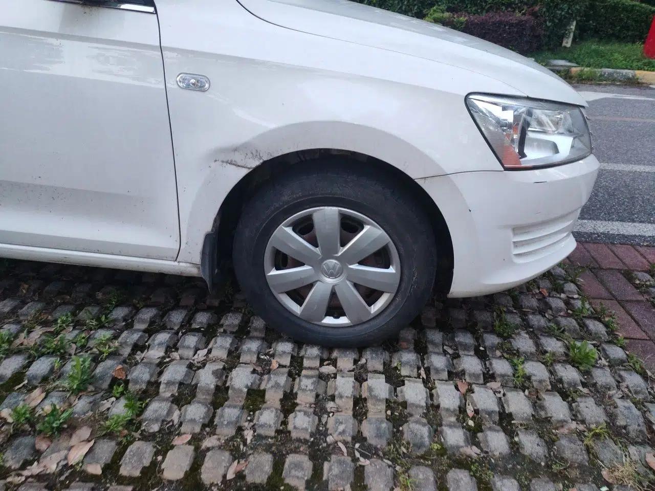 Volkswagen Santana 2015 1.6L Manual Fashion Edition — миниатюра 8