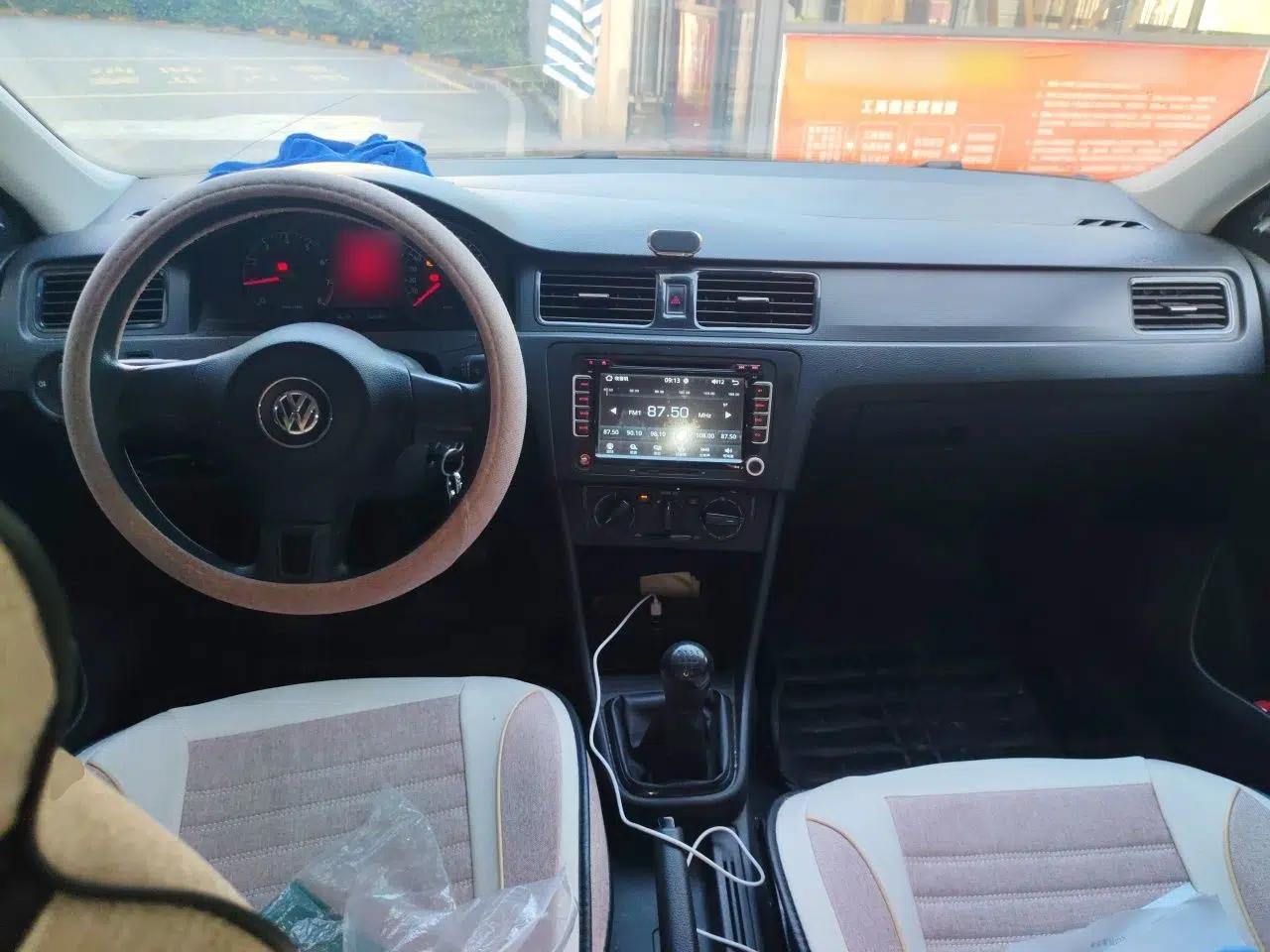 Volkswagen Santana 2015 1.6L Manual Fashion Edition — миниатюра 9